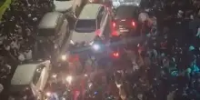 Caos traffico in Via Aniello Falcone a Napoli: disposto servizio mirato dei carri attrezzi per la rimozione delle auto