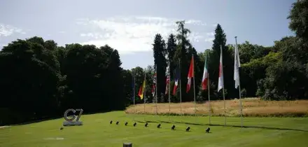 G7 a Evian, il resort di lusso con camere vista lago tra spa e campi da golf. Dove si trova e quanto costa