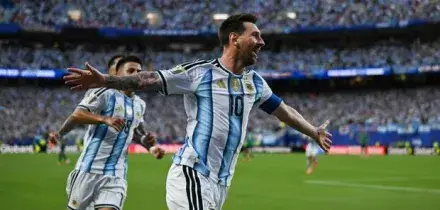 Messi show in Argentina-Algeria (3-0): tripletta storica a 39 anni, raggiunto Klose