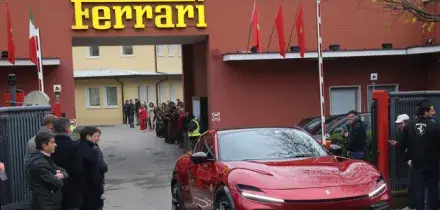 Operaio della Ferrari licenziato dopo i messaggi all?ex collega con cui aveva avuto una relazione: &laquo;Questa me la paghi&raquo;, niente reintegro n&eacute; 200mila euro di risarcimento
