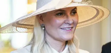 La principessa di Norvegia Mette-Merit sottoposta &laquo;con successo&raquo; a un trapianto per una rara forma di fibrosi polmonare