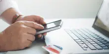 Shopping online, dal 19 giugno il recesso diventa semplice: baster&agrave; un clic per cambiare idea. Come funziona e cosa fare