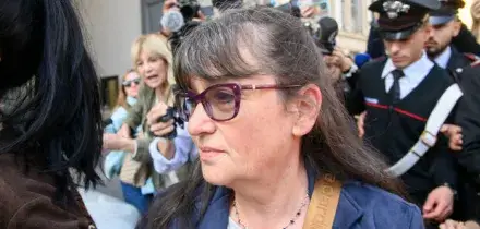 Daniela Ferrari, madre di Andrea Sempio ricoverata d'urgenza e sottoposta a lavanda gastrica. L'avvocato: &laquo;Overdose di farmaci&raquo;