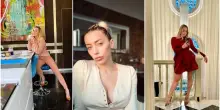 Karina Cascella, la casa grintosa nella campagna di Bergamo: il divano a mezzaluna, il bagno in marmo, il pavimento a scacchi