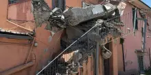 Ercolano, crolla un edificio in via Niglio: madre e figlio tratti in salvo