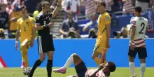 Stati Uniti-Australia, problemi per l'arbitro Zwayer: prosegue nonostante i crampi