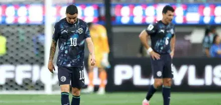 Almiron parla coprendosi la bocca e l'arbitro lo espelle: prima storica espulsione con la nuova regola in Paraguay-Turchia