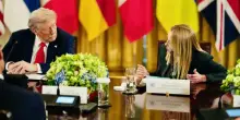 Trump, nuovo attacco a Meloni: &laquo;L'Italia e la sua premier non ci sono stati a difenderci, non va bene&raquo;