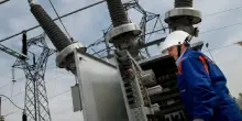 Blackout per il caldo da Nord a Sud, centro isolato a Napoli: &laquo;Riducete al minimo il consumo&raquo;. L'ondata di calore manda via la corrente