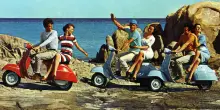 Vespa compie ottant'anni, un'eccellenza della creativit&agrave; italiana che ha cambiato il modo di andare su due ruote