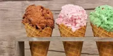 Fuorigrotta, mangia un gelato e va in arresto cardiaco: rianimato da due passanti si riprende ma poi muore
