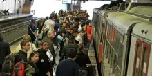 Treni rotti e corse al palo, dieci anni di caos e disagi