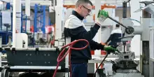 Lavoro, al Sud crescono i contratti stabili. Neet: 6 giovani su 10 cercano occupazione
