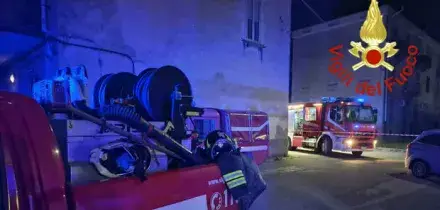 Appartamento va a fuoco, Giovanni Amenta muore nell'incendio: arrestato il vicino beccato a riempire una tanica di benzina