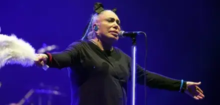 Loredana Bert&egrave; annulla il concerto di Bergamo per il caldo: &laquo;Potrebbe mettere seriamente a rischio la mia salute&raquo;