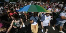 Caldo record in Francia: Parigi e Lione sospendono parata del Pride Lgbt+. Le conseguenze delle alte temperature nel Paese