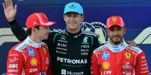 Ferrari, Laclerc e Hamilton beffati da Russell che prende la pole. George rispetta le regole della bandiera gialla