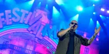 Esce dal concerto di Max Pezzali a Bologna e rimane schiacciata tra due bus, donna di 57 anni &egrave; grave