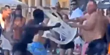 Pegli, uomo compie atti osceni sulla spiaggia ligure (anche davanti a bambini). I bagnanti lo prendono a colpi di sedia: &laquo;Non &egrave; la prima volta&raquo;