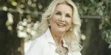 Barbara Bouchet: &laquo;La nave da crociera dove lavorava mio figlio Alessandro (Borghese, ndr,) si inabiss&ograve;, rimase tre giorni su una zatterra&raquo;