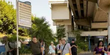 Metro Napoli, stop a 3 stazioni: non bastano le navette, disagi per i passeggeri