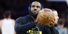 LeBron James lascia i Lakers, ma continuer&agrave; a giocare. Warriors o Cavaliers, ecco in quale squadra pu&ograve; andare