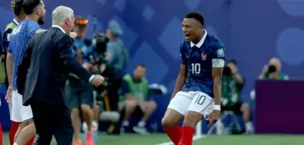 Francia-Svezia 3-0, le pagelle: Mbapp&eacute; (8) devastante, Olise (8) due assist meravigliosi, Barcola (7) cinico, Gyokeres (5)