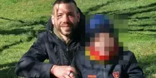 Padre e figlio travolti in scooter in Salento: Cosimo Damiano Poleti muore a 36 anni, il bambino di 7 anni &egrave; grave
