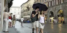 Meteo, arrivano temporali, pioggia e grandine: ecco dove e quando. Caldo, temperature gi&ugrave; (ma &egrave; solo una tregua)