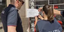 Business sugli immigrati, otto arresti: la base in un negozio di telefoni