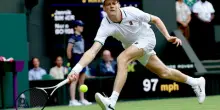 Sinner, allerta caldo a Wimbledon: dagli integratori al giubbotto e gli asciugamani refrigerati, ecco i rimedi