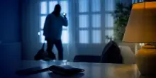 Estate, boom di furti in casa: ogni 3 minuti un colpo. Ecco le strategie per viaggiare sicuri