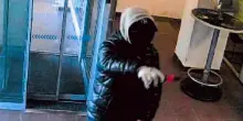 Rapina nel centro commerciale a Sant'Antimo, bloccata la gang: cinque ventenni in carcere