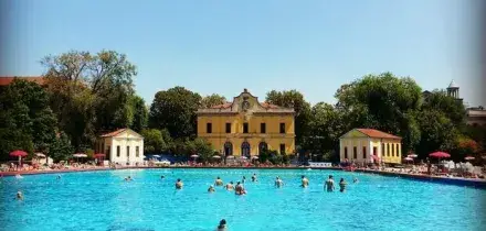 Milano, 28enne muore annegato in piscina: Alfredo era entrato con amici nella notte scavalcando la recinzione