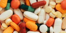 4-Bmc, nuova droga sintetica trovata a Pordenone: &egrave; il primo caso in Italia, cos'&egrave;. Provoca ansia acuta, paranoia e allucinazioni
