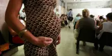 Calci alla pancia della compagna incinta: &laquo;Questo bambino non lo voglio pi&ugrave;. &Egrave; stato un errore&raquo;. La violenza a Perugia