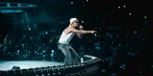 Ultimo, l'annuncio dopo il trionfo a Roma: &laquo;Stanotte ho scritto la canzone pi&ugrave; importante della mia vita e voglio portare questo show al cinema&raquo;