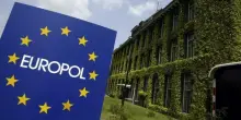 Pianificavano online gli stupri alle mogli, arrestate 57 persone: messe in salvo 158 vittime