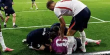 Il trionfo e la beffa: l?Inghilterra batte il Messico e vola ai quarti del Mondiale, ma Henderson si fa male festeggiando a fine gara