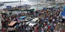 Capri, collisione e ritardi: caos e proteste al porto