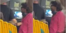 Francesco Renga fatto scendere dal volo Ryanair: lite e tensione con gli steward, il video dei passeggeri