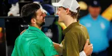 Sinner-Djokovic in semifinale a Wimbledon, orario e quando giocano. La frecciata di Nole: &laquo;Di Jannik non mi interessa&raquo;