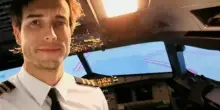 Istruttore di volo si suicida lanciandosi da un aereo e lascia sola in cabina l'allieva 22enne. Le ultime parole di Leandro Bertazzo: &laquo;Sai cosa devi fare&raquo;