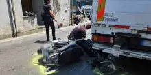Vico Equense, scontro frontale tra un camion e uno scooter sulla Sorrentina: grave 28enne