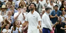 Djokovic, la dieta (senza latticini e glutine), la qualit&agrave; del sonno e il biohacking: i segreti di Nole a 39 anni