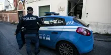 Milano, aggredisce e sfregia ragazza vicino al Duomo: &laquo;Cosa guardi? Sono uomo e musulmano&raquo;. Arrestato ?27enne