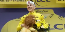 Pogacar da cannibale sul Tourmalet. Stacca tutti e conquista la maglia gialla