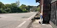 Perde aderenza all'afalto per la pioggia, esce di strada e si schianta con la moto su un palo: Thomas Da Rold muore a 17 anni