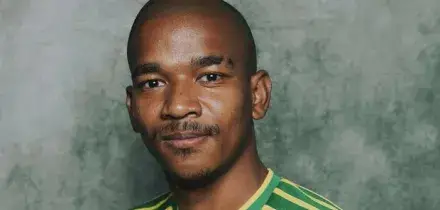 Jayden Adams, morto a 25 anni il centrocampista del Sudafrica. Aveva appena giocato i Mondiali