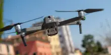 Drone tra le case del quartiere, la segnalazione dei residenti ai carabinieri: &laquo;Ci spiano&raquo;. E scatta l'indagine